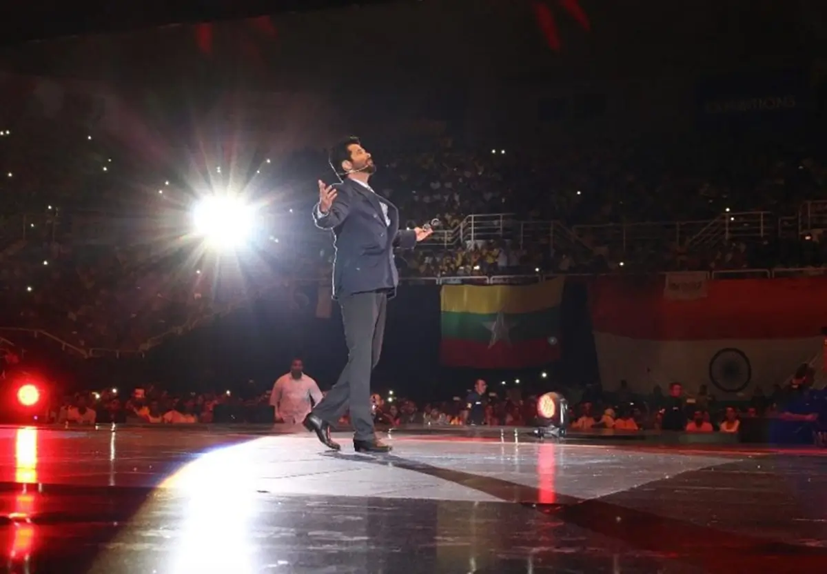 Anil Kapoor Makes A Splash At #VCON16